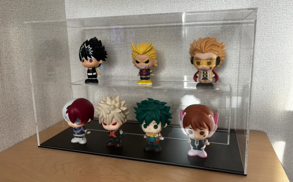 段差付きアクリル展示ケースの製作事例